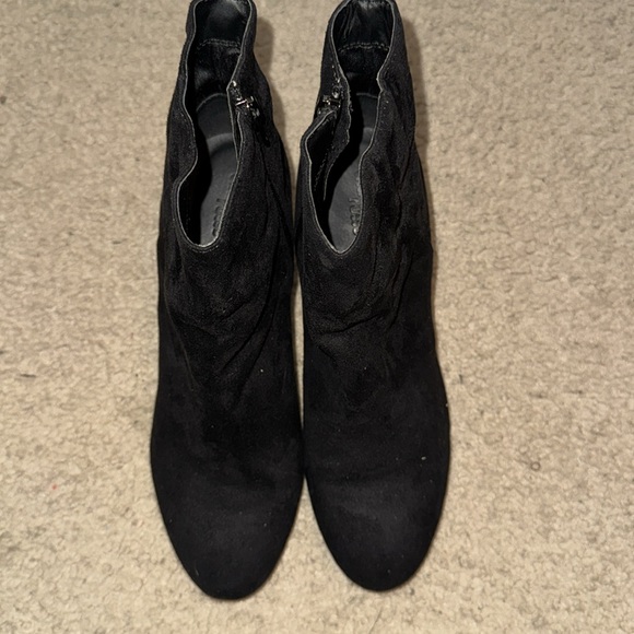 Charlotte Russe Allen Faux Suede Ankle Booties Size 10 Color Black - Picture 2 of 9